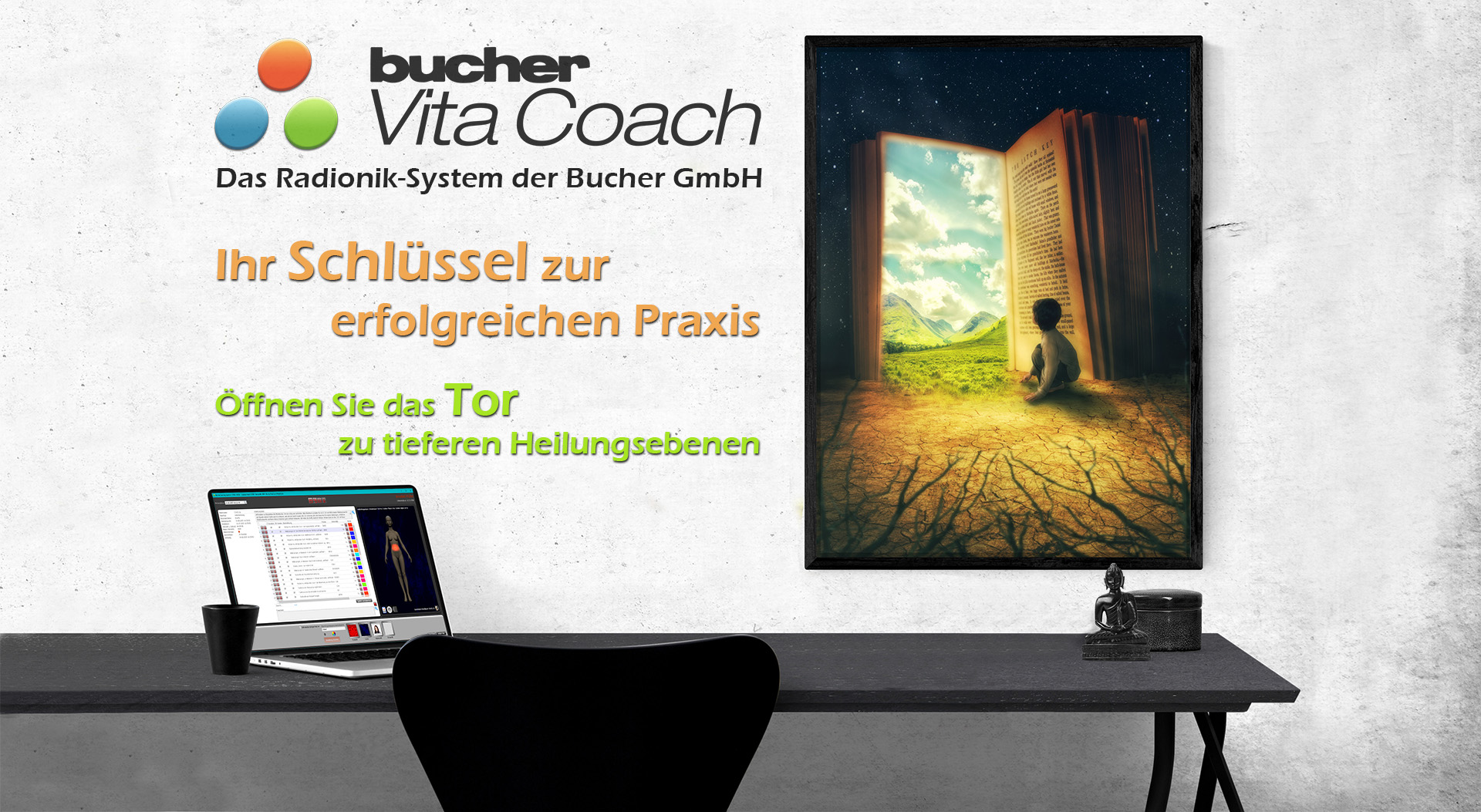 Naturheilpraxis Büro mit Schreibtisch und Laptop